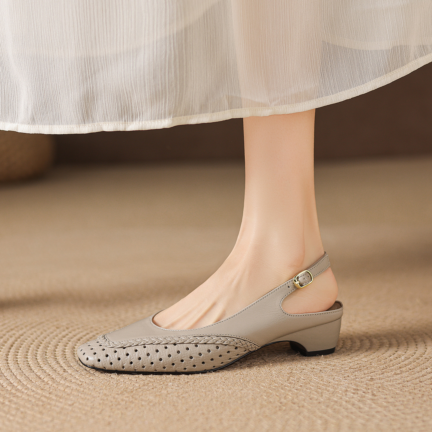Sandal nữ gót thấp 3.5cm da cừu dệt mũi vuông kiểu Pháp quai một dây — đen