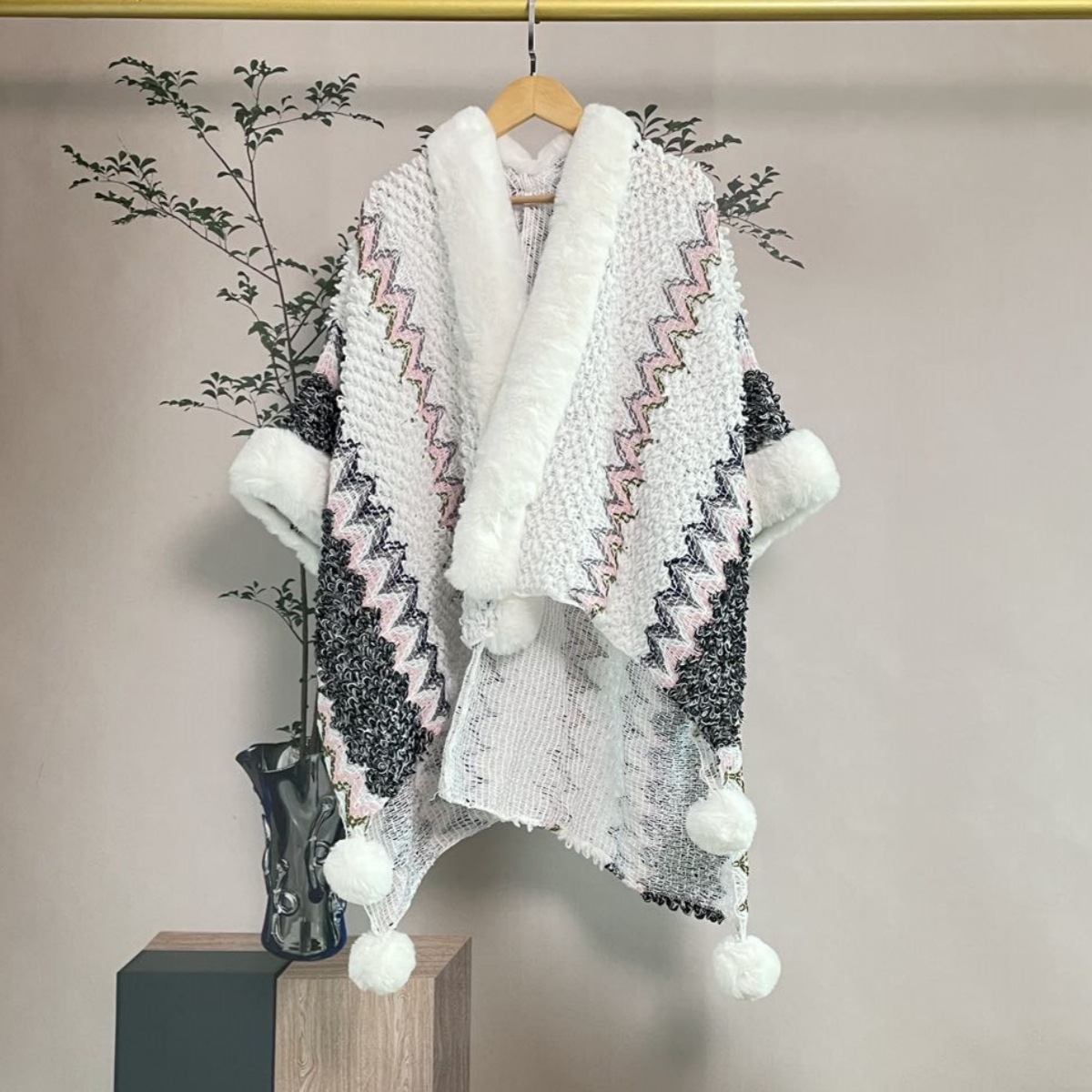 SKU-05-毛领披肩7号