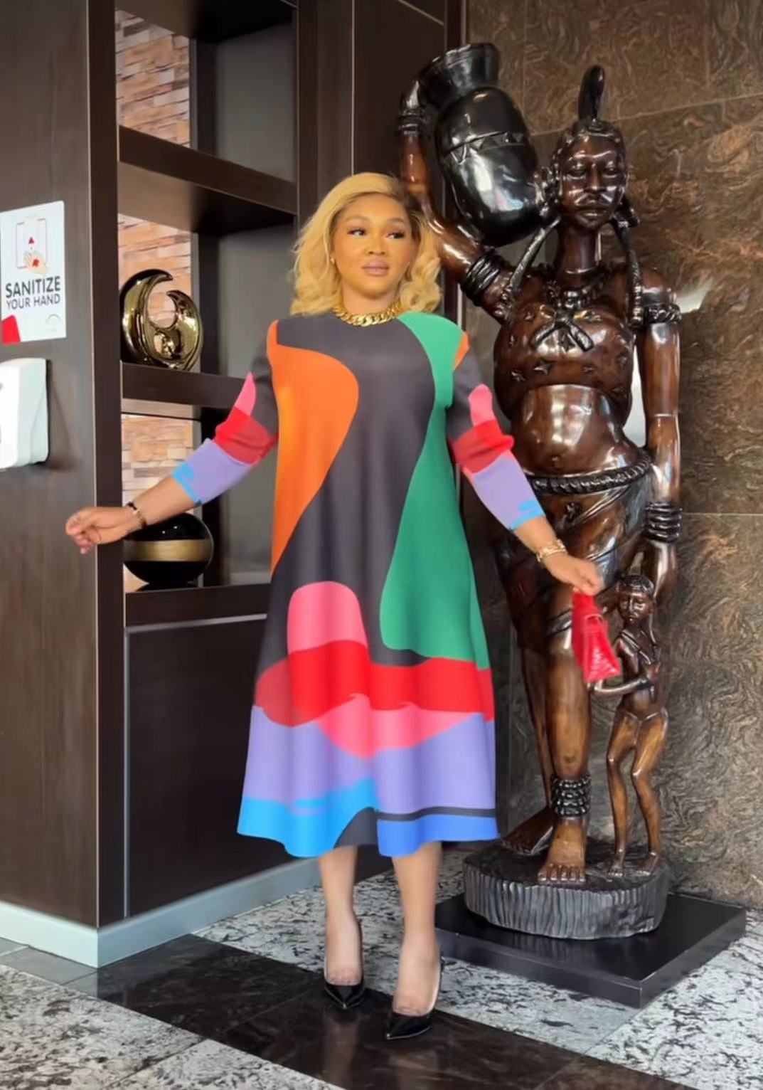 Robe ample à manches longues et col rond plissée pour femme_voghion.com
