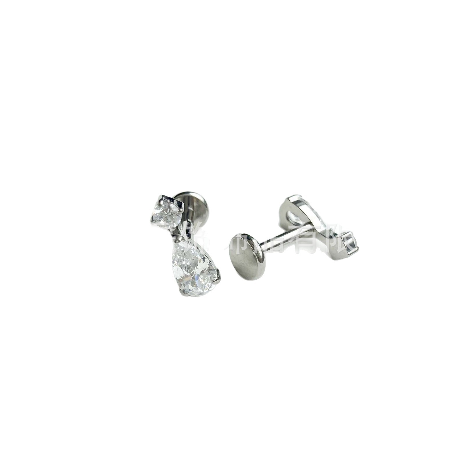 F136 Titanium Cubic Zirconia Teardrop Ear Stud Internal Thread 植入级 G23 Implant Grade Titanium 人体 Piercing Jewelry Helix Cartilage Stud