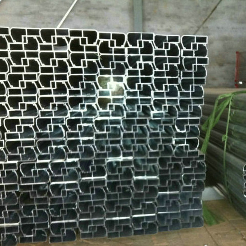 2082539465_1445208485