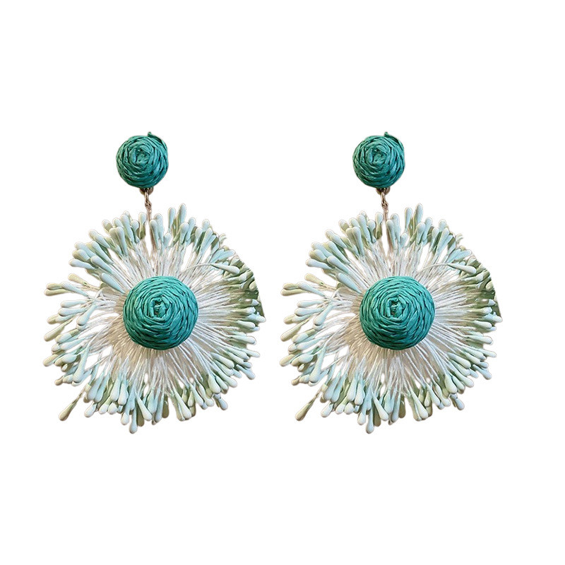 Pendientes de flores tejidas a mano con aguja de acero Pendientes de temperamento de estilo de vacaciones junto al mar Pendientes de moda Sensación de clase alta de nicho