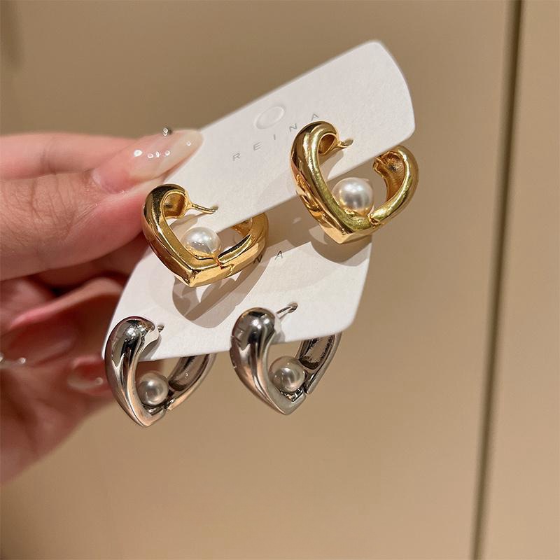 Holiday, Daily Occasion 1 Pair Modern Style Simple Style Heart Shape Plating Copper Earrings