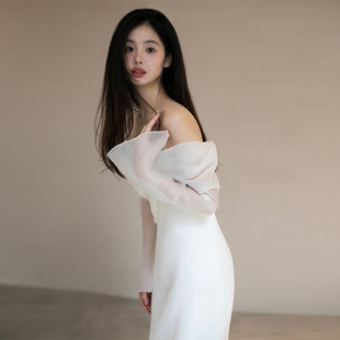 Off-shoulder satin light wedding dress Super fairy French Mori travel shot door yarn bridal temperament simple slim dress