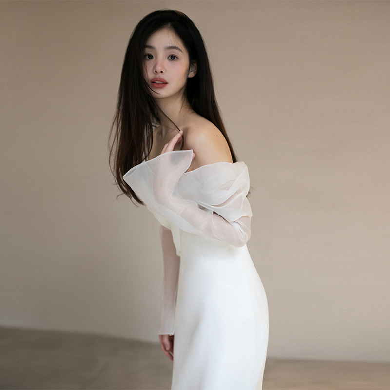 Off-shoulder satin light wedding dress Super fairy French Mori travel shot door yarn bridal temperament simple slim dress Off-shoulder satin light wedding dress Super fairy French Mori travel shot door yarn bridal temperament simple slim dress