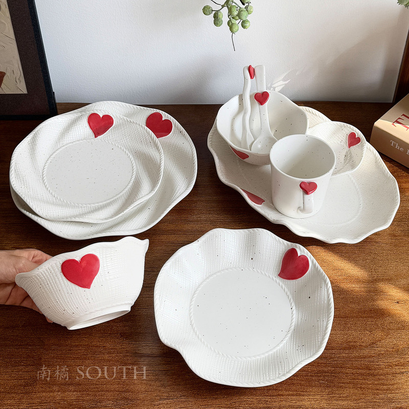 High-End Retro Embossed Heart Ceramic Tableware Set, Light Luxury Home Eating Dishes, Breakfast Plate, Large Soup Bowl