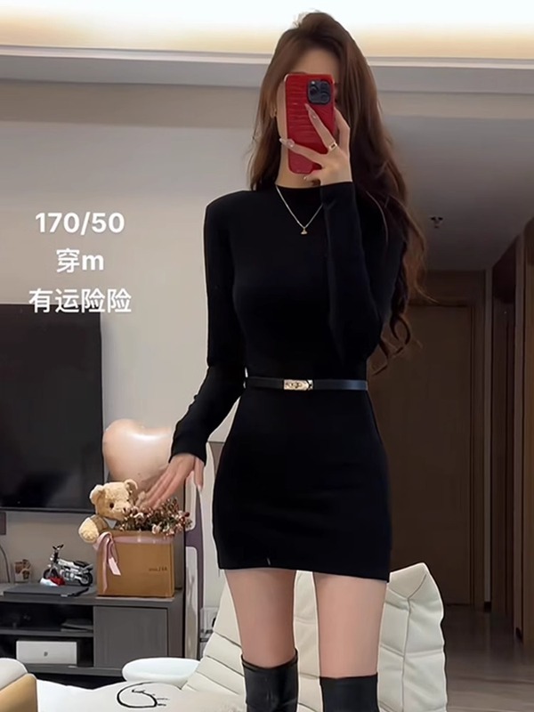 黑色半高领针织连衣裙女长袖2025年秋冬季新款显瘦内搭打底包臀裙|undefined