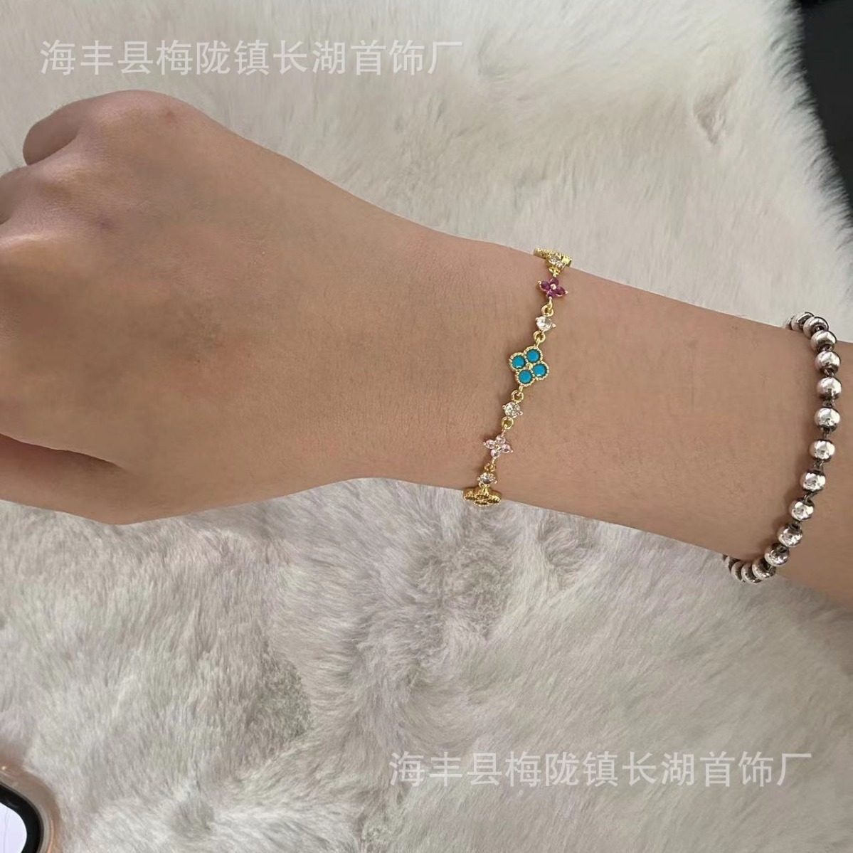Fashion fresh and sweet diamond color lucky four-leaf clover flower bracelet women's niche simple temperament versatile bracelet