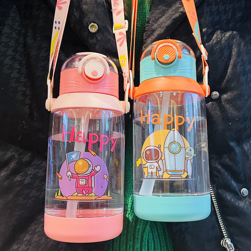 Large-capacity children's water cup with straw sports kettle for boys and girls, cute and anti-fall for students in summer