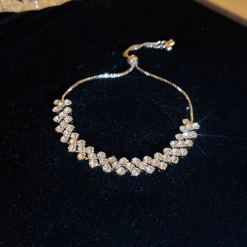 Simple color circón pull-out pulsera de moda elegante todo partido pulsera luz lujo alto sentido pulsera para las mujeres al por mayor