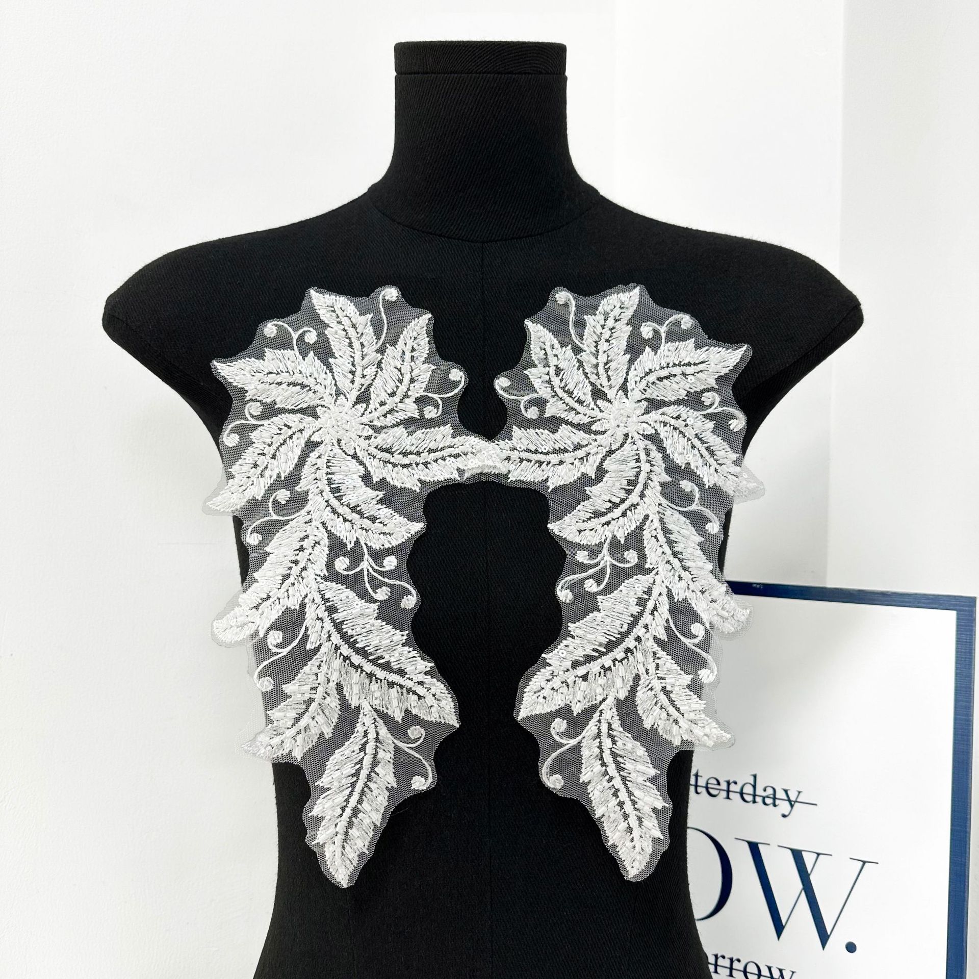 Blanco encaje bordado decal accesorios de malla vestido de boda cheongsam decoración de tela decal encaje DIY parches hechos a mano image 9