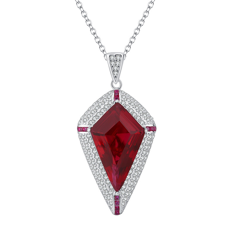 Zhuang Sheng joyería S925 todo el cuerpo de plata simulación corindón rojo Esmeralda creativo triángulo colgante collar 16*26