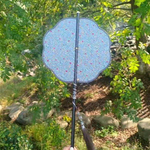 Ventilador de cintura antiguo estilo Hanfu impresión grupo de ventilador al por mayor cheongsam ventilador de cintura de mango largo frisa puede rizar ventilador de colga de mango largo ventilador de bambú púrpura