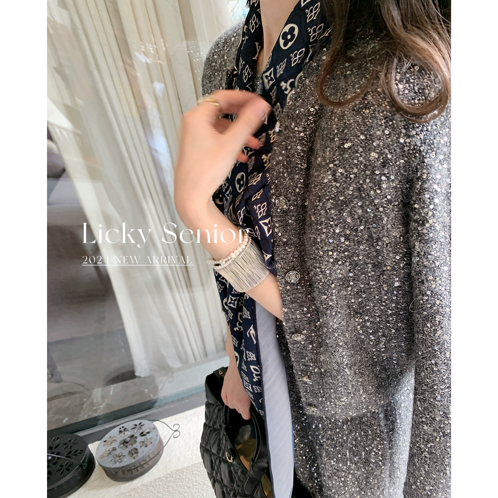 Костюм в гонконгском стиле/Новинка осени 2025: женский костюм из серебристой фольгированной пряжи/Женский трикотажный костюм-двойка с пайетками и юбкой