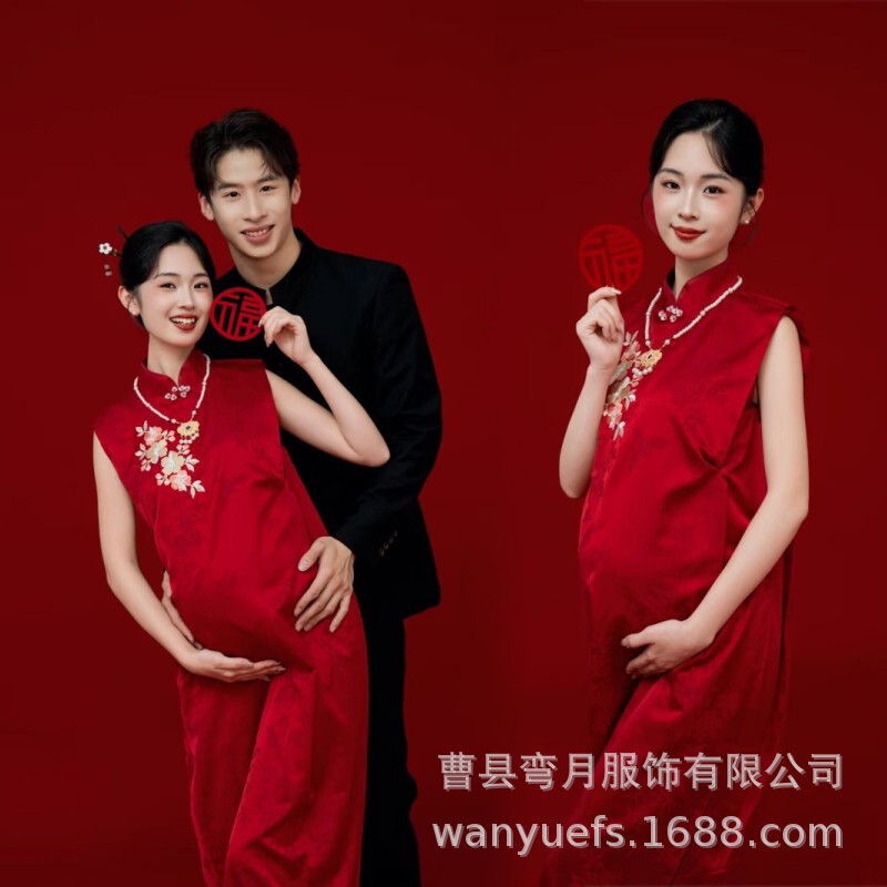 Photo Studio New Year Theme Pregnant Women Photograph Couple New Chinese Style National Style suit Small Fresh Pregnant Mummy Clothing Photograph at Home