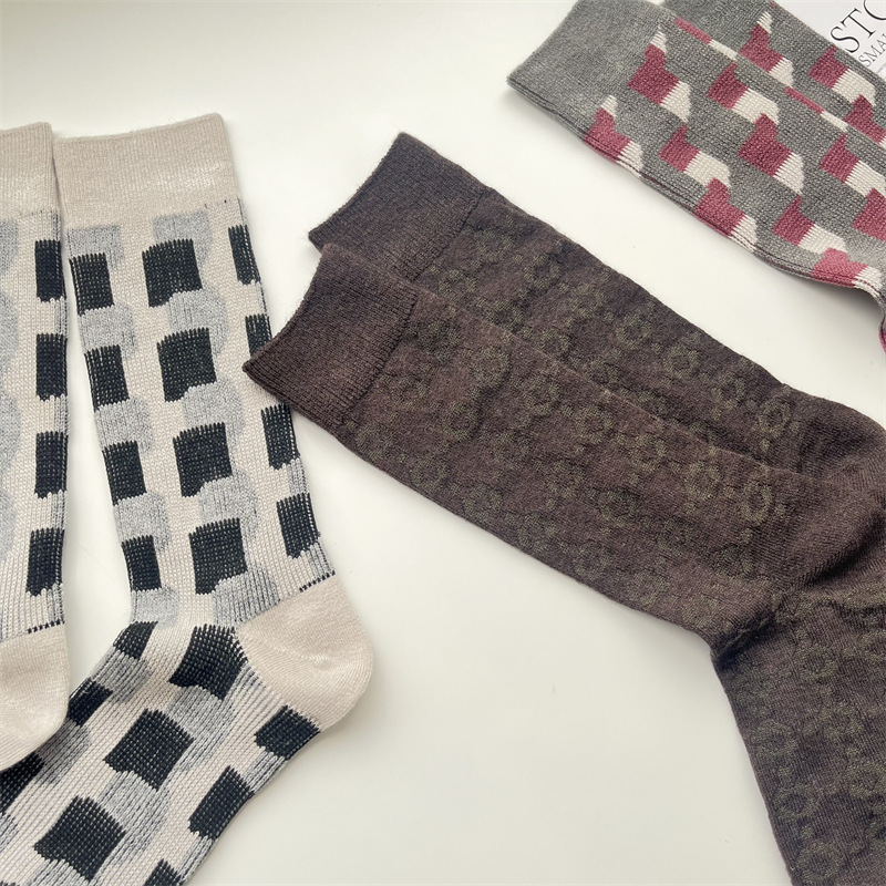 Women's Japanese Style Solid Color Wool Crew Socks A Pair display picture 8