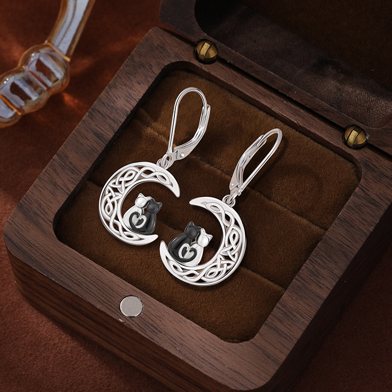 Europa y los Estados Unidos transfronterizos 925 plata esterlina dos gatitos huecos pendientes de luna nicho diseño de nuevos pendientes de alta calidad