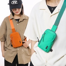 帆布包包女春夏2025新款小众设计运动风斜挎包韩版潮流高级感胸包