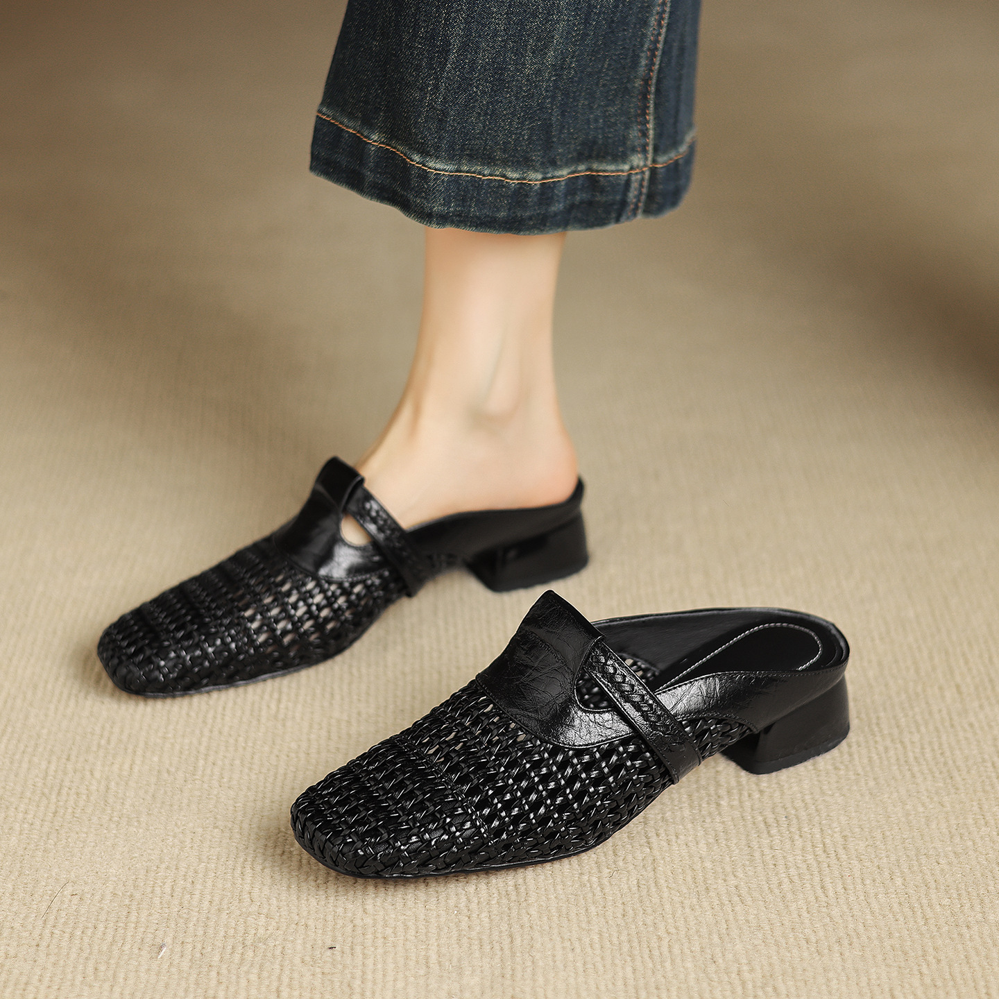 Dép sandal nữ quai chữ V đan dệt, gót thấp 3 cm, phong cách vintage — đen