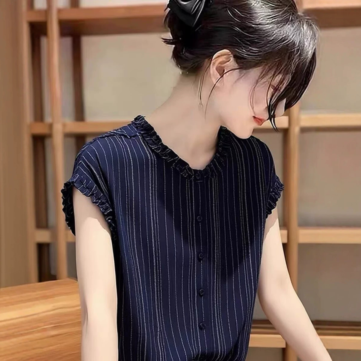 Áo sơ mi nữ ngắn tay sọc kẻ, cổ bẻ tay ngắn, phong cách công sở — Sọc Tây Tạng chi tiết 4