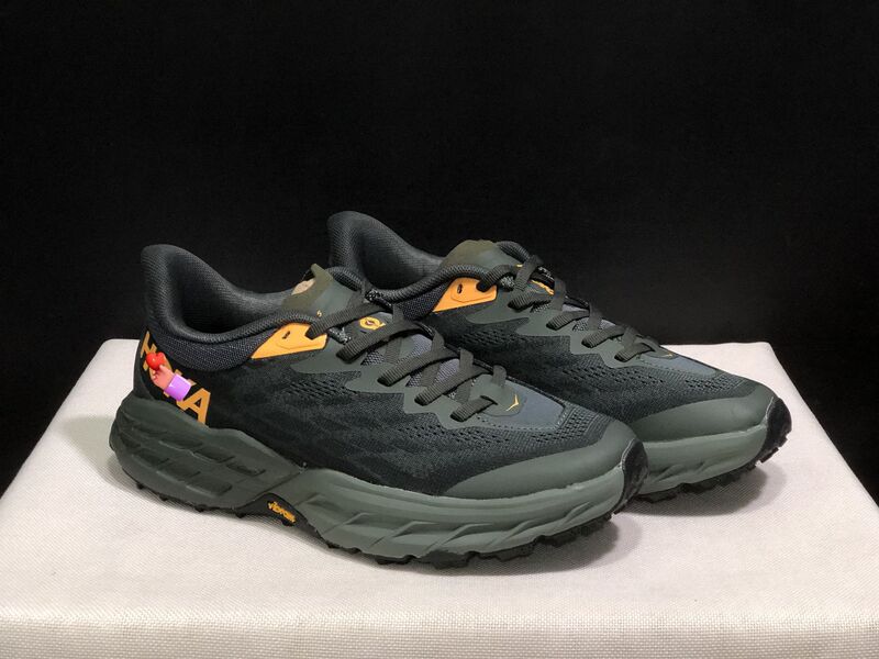 クロスボーダー HOKA Speedgoat 5 アンテロープ メンズ レディース 耐摩耗性スポーツシューズ 衝撃吸収 アウトドア ランニングシューズ|undefined