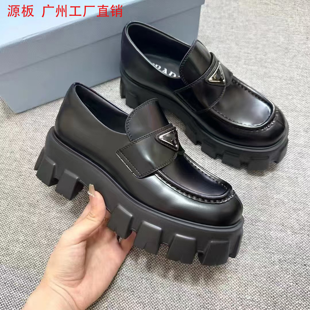 P家三角标乐福鞋齿轮厚底增高女春秋新款英伦小皮鞋一脚蹬单鞋女