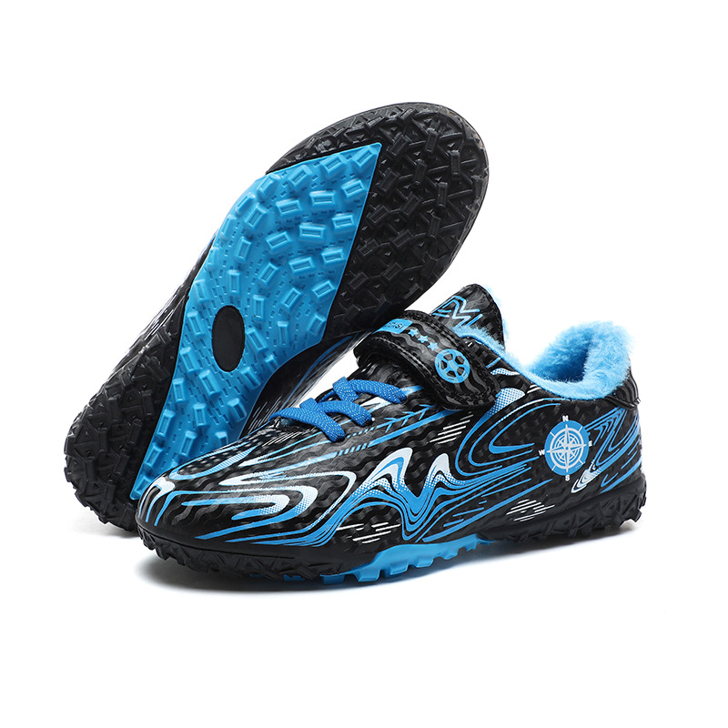 A66 uñas rotas azul cielo