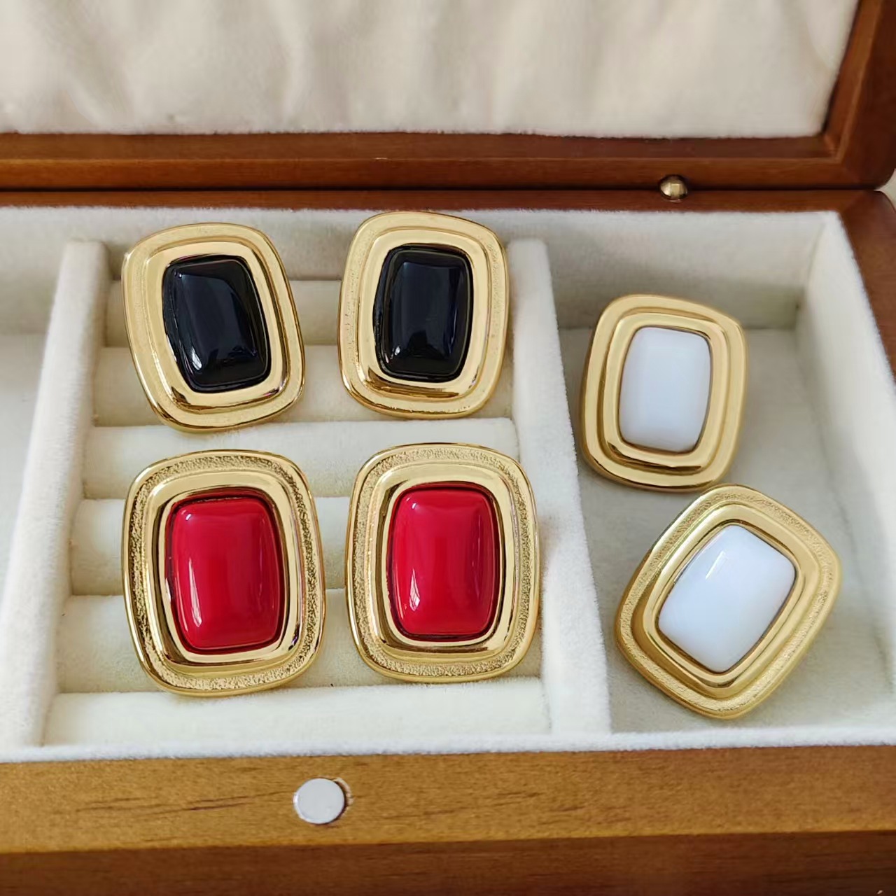 Earrings European and American Titanium Steel Earrings Niche Accessible Luxury High-End Earrings Stainless Steel Earrings Cross-Border Jewelry Ready Stock