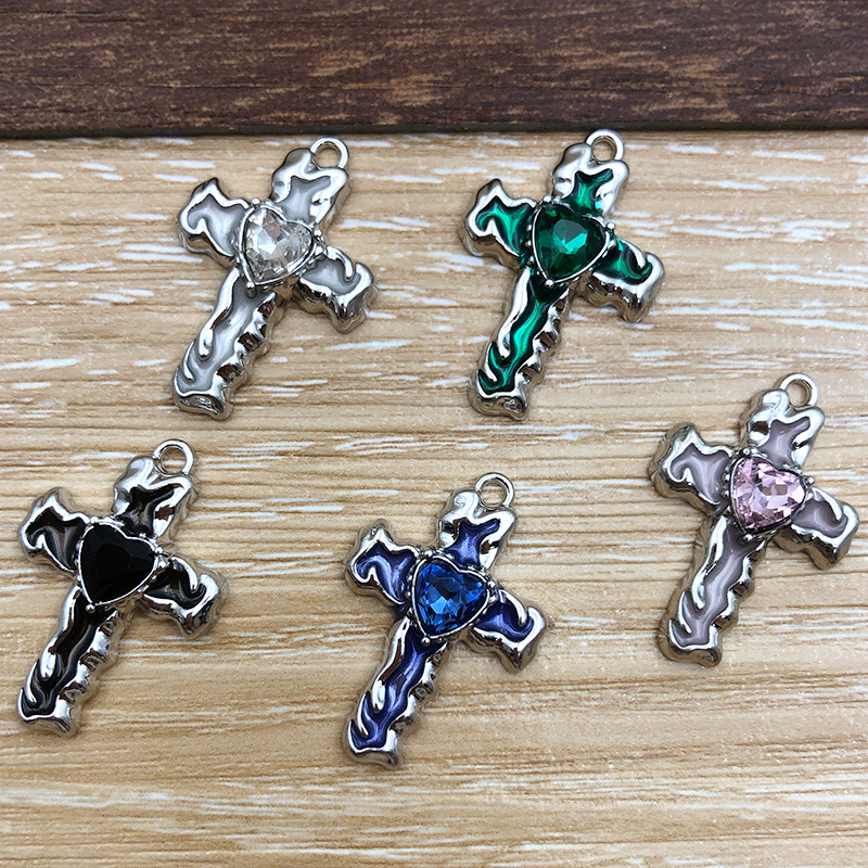 7g Weight Pendant Jewelry Making Type 19*28mm Jewelry Making Size DIY Jewelry Accessories Classification 5 Models Each Model 1, 5/Pack Quantity Alloy Material Cross, Heart Shape Pattern Plating Design Retro Style 5 Models Each Model 1, 5/Pack 19*28mm Alloy Cross Heart Shape Pendant 8