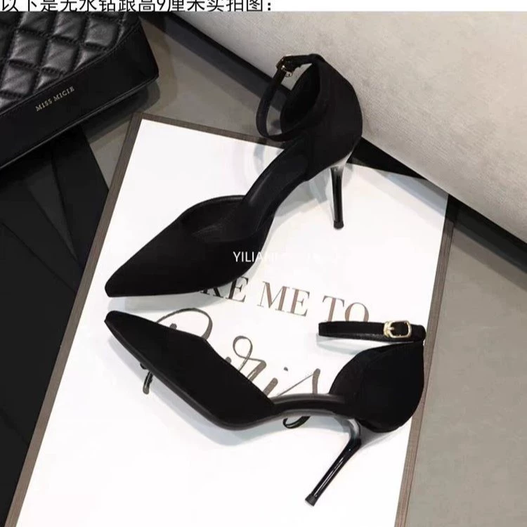 961 не устал от высоких каблуков на высоких каблуках