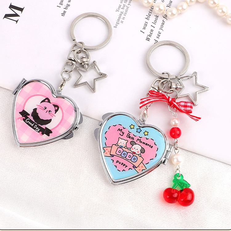 Mini Espejo de Maquillaje con Llavero en Forma de Corazón de Metal