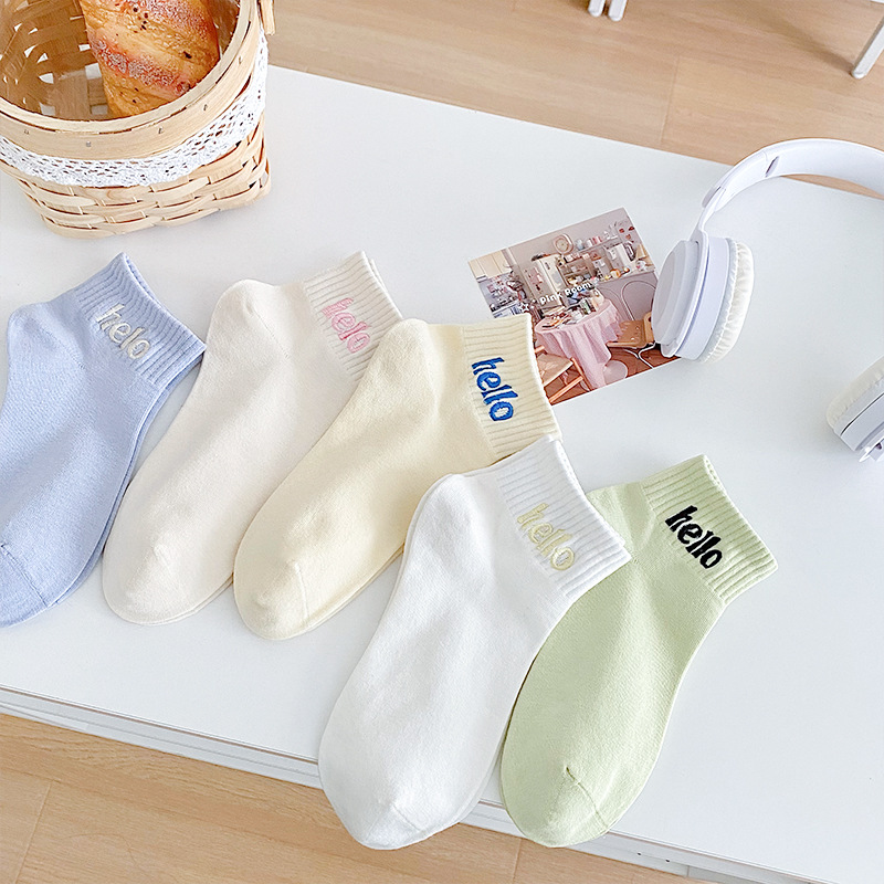 Calcetines de verano mujeres bordadas letras de color sólido peinadas calcetines de algodón estilo universitario coreano versátil calcetines de mujer Zhu Yanye