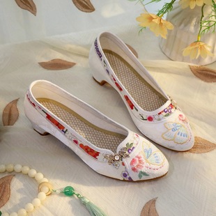 (1908-02) Spring New Ethnic Style Embroidered Shoes with Inner Height Antique Chinese Clothing Shoes Guofeng Square Dance Women's Shoes