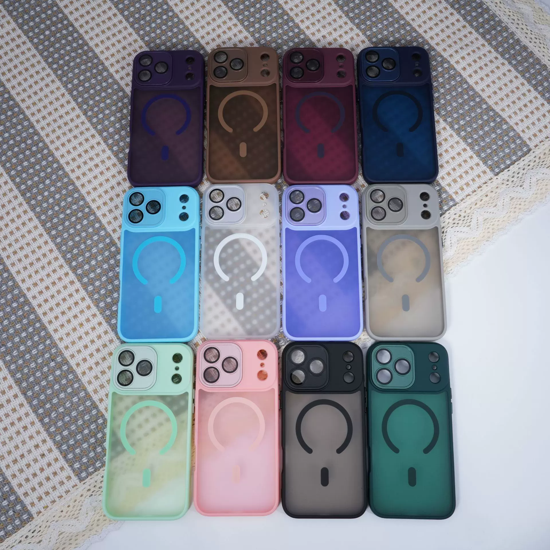 适用iPhone17Promax精孔肤感磁吸手机壳苹果16全包镜头膜保护套15