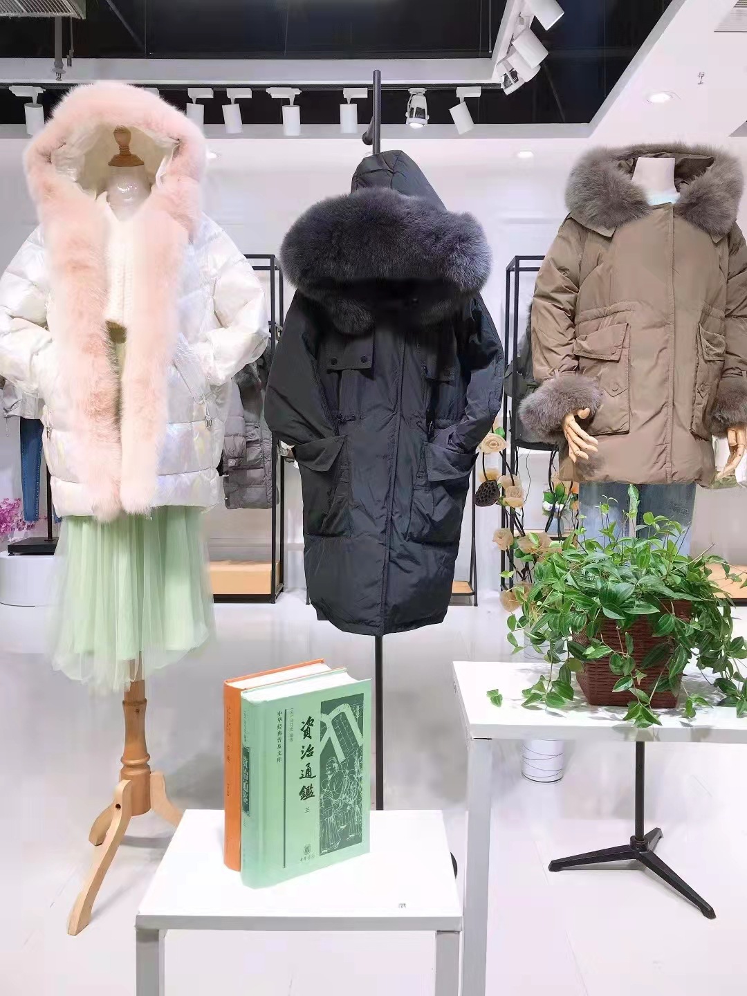 法国大山23新款羽绒服时尚 名媛大毛领加厚品牌折扣批发一手货源