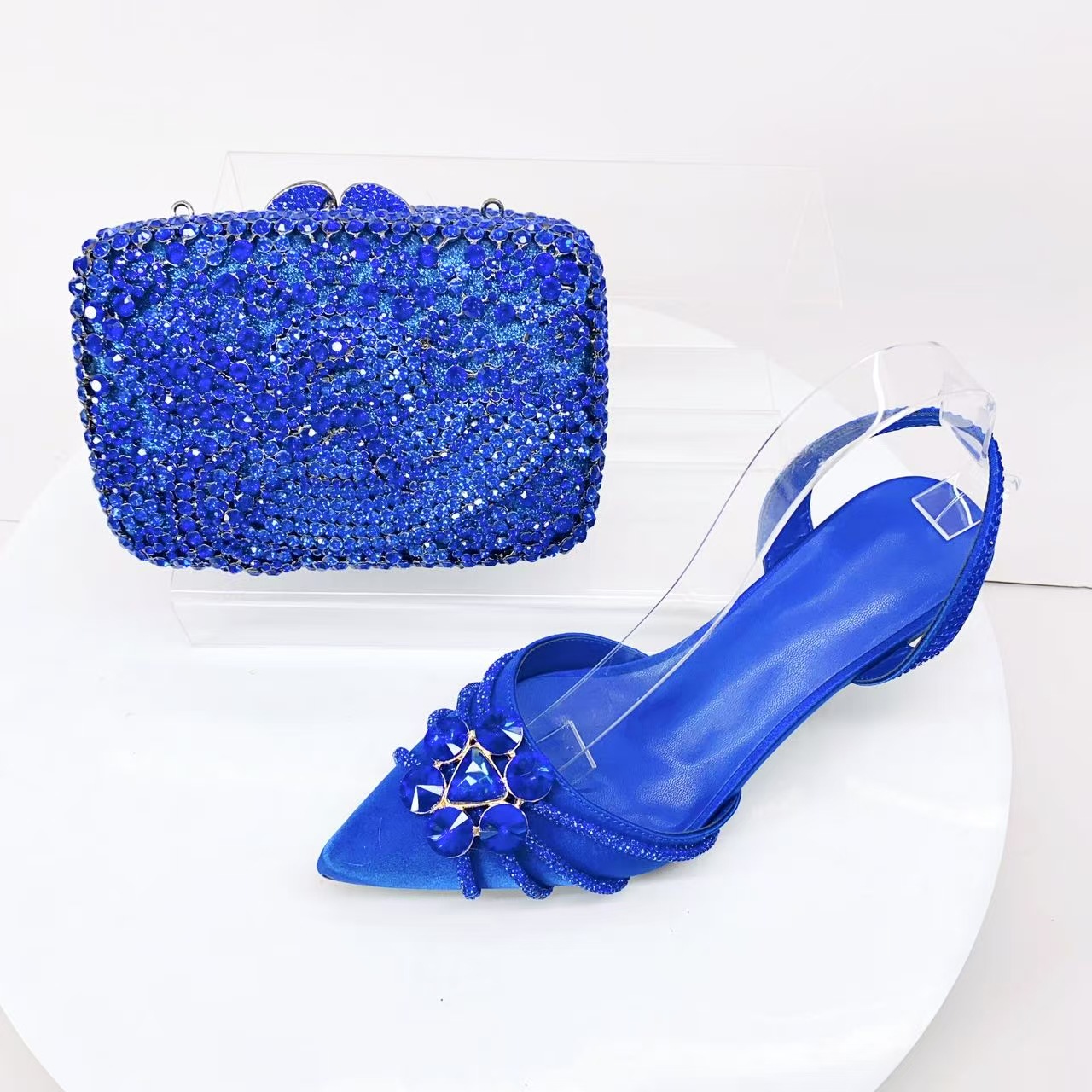 Eleganti sandali stiletto da donna con cristalli da cerimonia_voghion.com
