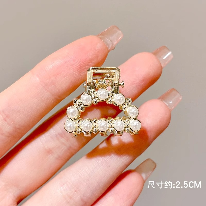 Exquisito clip pequeño clip de flequillo lateral de diamantes de imitación de perlas femeninas nuevo mini clip de tiburón de medio lazo horquilla tocado