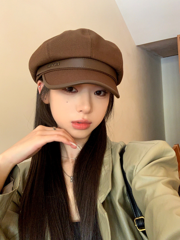 韓国の百合ベレー帽の女性は秋冬に顔を見せます。|undefined