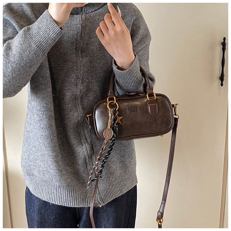 2024 New fashion bags for women, autumn and winter style, simple and fashionable work commute bag, retro single-shoulder underarm bag for women undefined