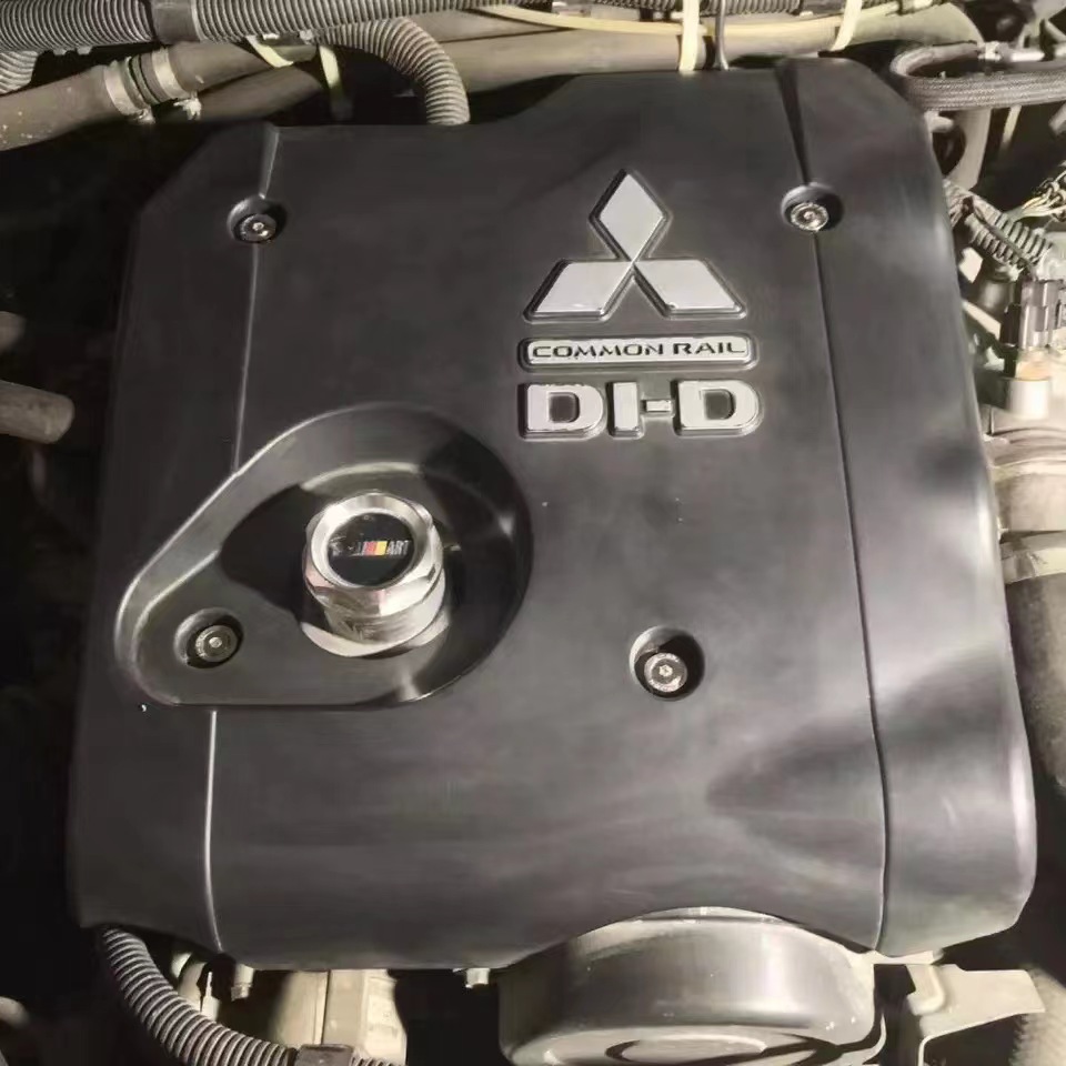 Applicable to Mitsubishi EVO 4G63 lingshuai Lingyue Lanse RALLIART snap-on engine oil cover