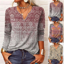 亚马逊速卖通wish跨境爆款热销2022秋冬宽松长袖几何花莽V领T恤女