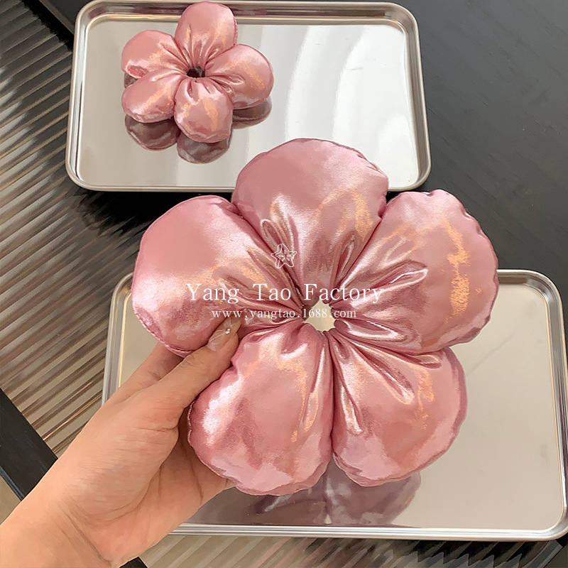 Niche Zhongins Senior Sense Bloggers con flores de esponja, anillo de pelo de pan tridimensional, viento dulce y fresco, anillo de pelo de intestino, tocado