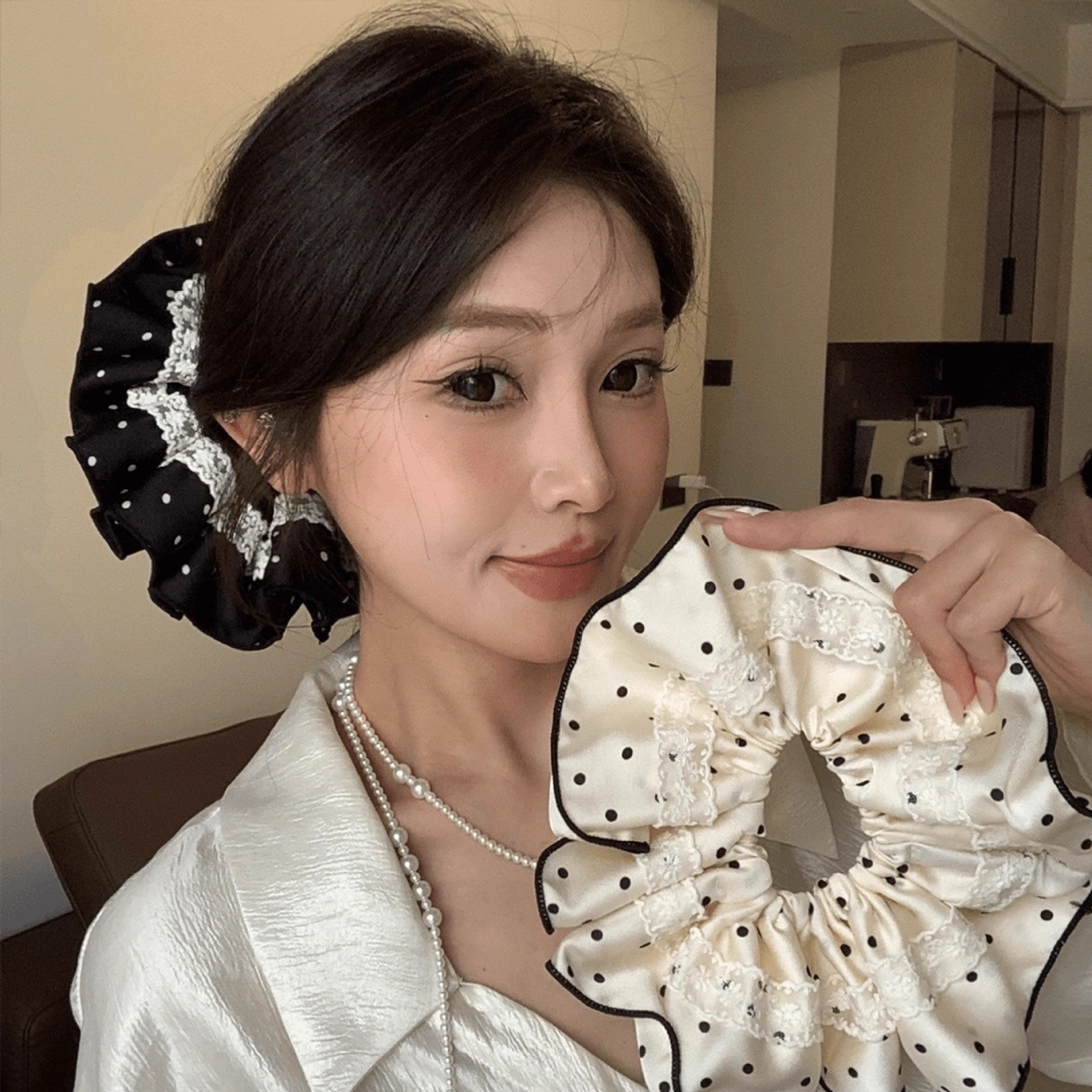 Punto de onda de anillo de cabello de intestino grueso para mujeres 2025 nuevo encaje de bola de encaje de tamaño súper alto sentido de caballo de cabello de cabello flores de cabeza