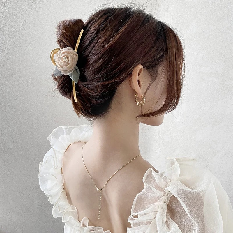 カメリアフレンチヘアクリップ大型女の子ヘアピンエレガントなサメクリップ新しい女性の後頭部気質クリップ卸売