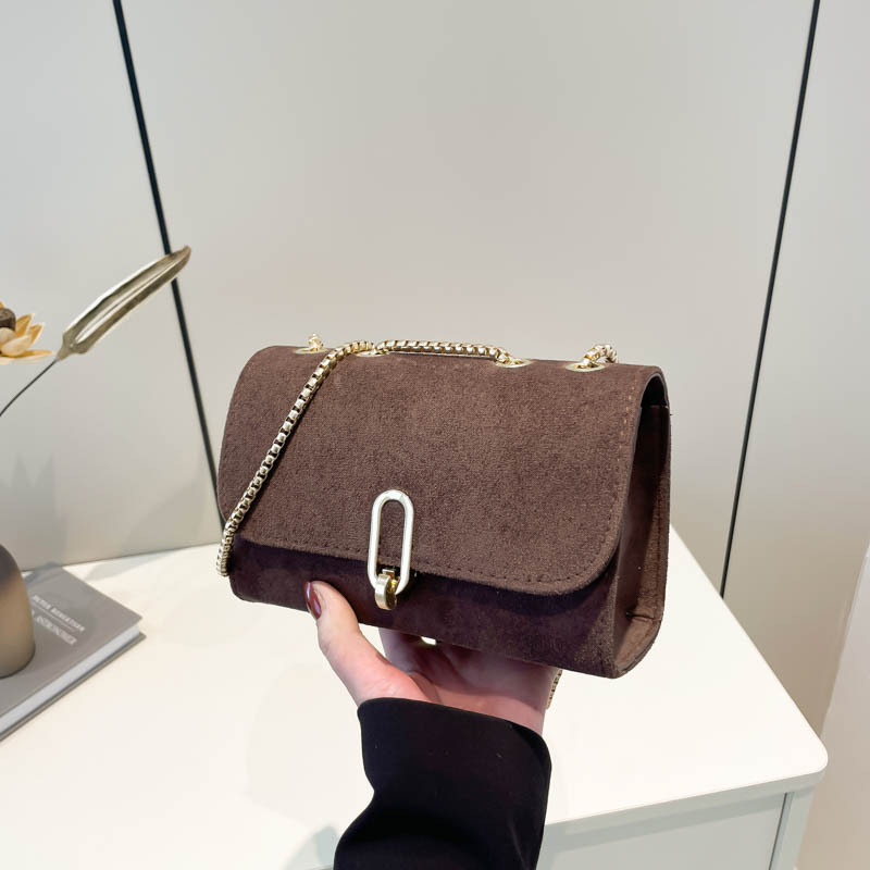 La moda francesa, la sensación de estilo extranjero, la bolsa de mujer, 2025, la primavera, el nuevo estilo, la bolsa de hombro.