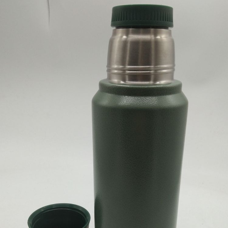 Double-layer stainless steel, large-capacity, unisex insulated water bottle for sports and outdoor activities
