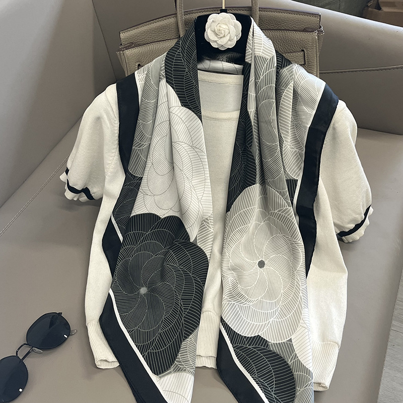 열린 꽃잎 - 회색