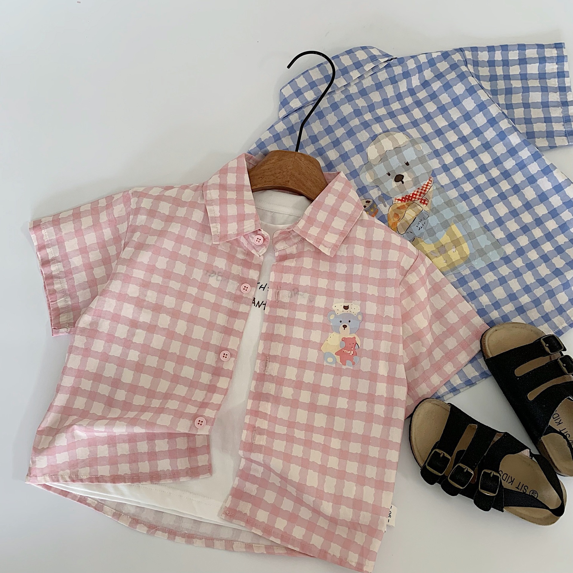 Camisa de manga corta para niños Maibao 2025 verano nuevo estilo coreano para niños y niñas camisa de algodón de dibujos animados a cuadros