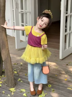 女童夏季2025新款儿童多巴胺T恤内搭吊带多件套装纱屁帘牛仔裤