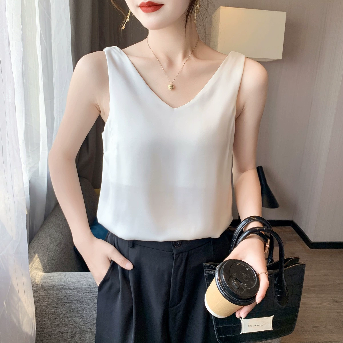 Женский белый топ-камзол из искусственного шелка, летняя новинка 2025 года в корейском стиле, нижний слой, атласный топ для женщин